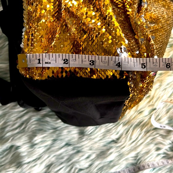 🤩Style Lab Magic Sequin Backpack in Gold ✨and Silver🪩 - Picture 12 of 13